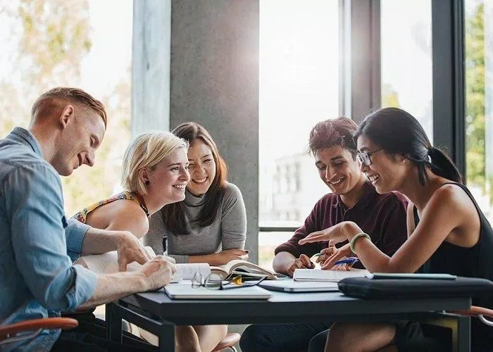 Thành thạo ngoại ngữ, học cách giao tiếp với người bản xứ Thành thạo ngoại ngữ, học cách giao tiếp với người bản xứ