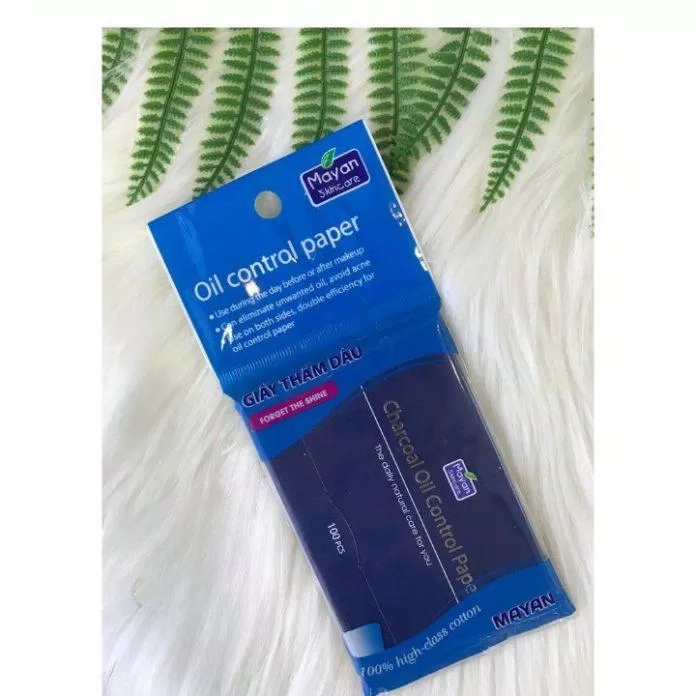 Giấy thấm dầu Mayan Charcoal Oil Control Paper than hoạt tính (Nguồn: Internet)