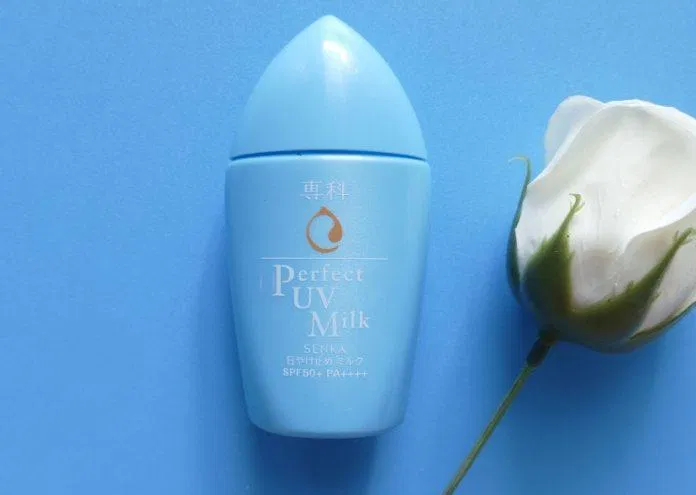 Kem chống nắng cho da dầu mụn Senka Perfect UV Milk (Ảnh: Internet).