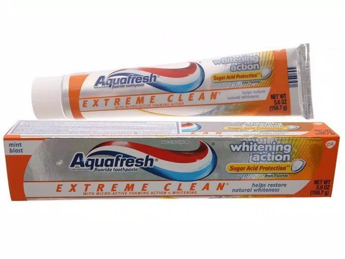Ngoài khả năng làm trắng răng thì Aquafresh Extreme Clean Whitening Action còn giúp mang lại độ bóng khỏe tự nhiên (Nguồn: Internet)