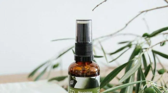 Botani Olive Soothing Cleanser với đặc trưng là nhẹ dịu, tinh khiết (Nguồn: Internet) Botani Olive Soothing Cleanser với đặc trưng là nhẹ dịu, tinh khiết (Nguồn: Internet)
