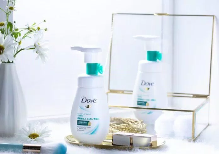 Sữa rửa mặt điều tiết nhờn Dove Beauty Serum Facial Cleansing Mousse (Ảnh: Internet).