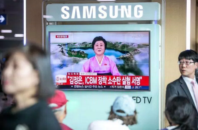 Khán giả bên ngoài Triều Tiên có thể dễ dàng xem các nội dung được phát trên truyền hình nước này.  (Hình: Internet)
