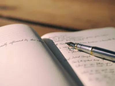 Nhuận bút từ một cuốn sách xuất bản thành công là rất lớn