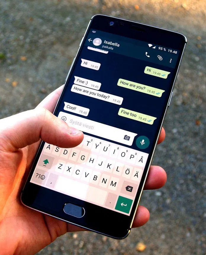 WhatsApp rất dễ sử dụng (Ảnh: Internet). WhatsApp rất dễ sử dụng (Ảnh: Internet).