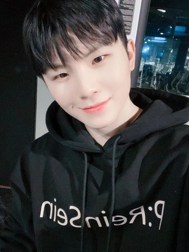 8 idol nam KPOP sở hữu làn da đẹp phát hờn: Trắng sáng, căng bóng, mềm mịn BTS căng bóng Cha Eun Woo da đẹp Ha Sungwoon Idol idol KPOP idol nam idol nam da đẹp idol nam kpop Jaehyun Jay Park Key KPOP làn da làn da đẹp mềm mịn NCT 127 SHINee Suga Sungjong (INFINITE) Woozi woozi (SEVENTEEN)