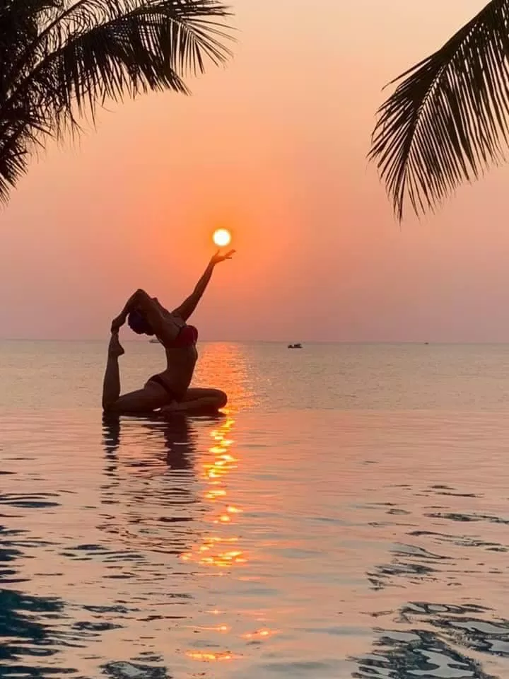 Ảnh hoàng hôn với yoga. (Ảnh: Internet)