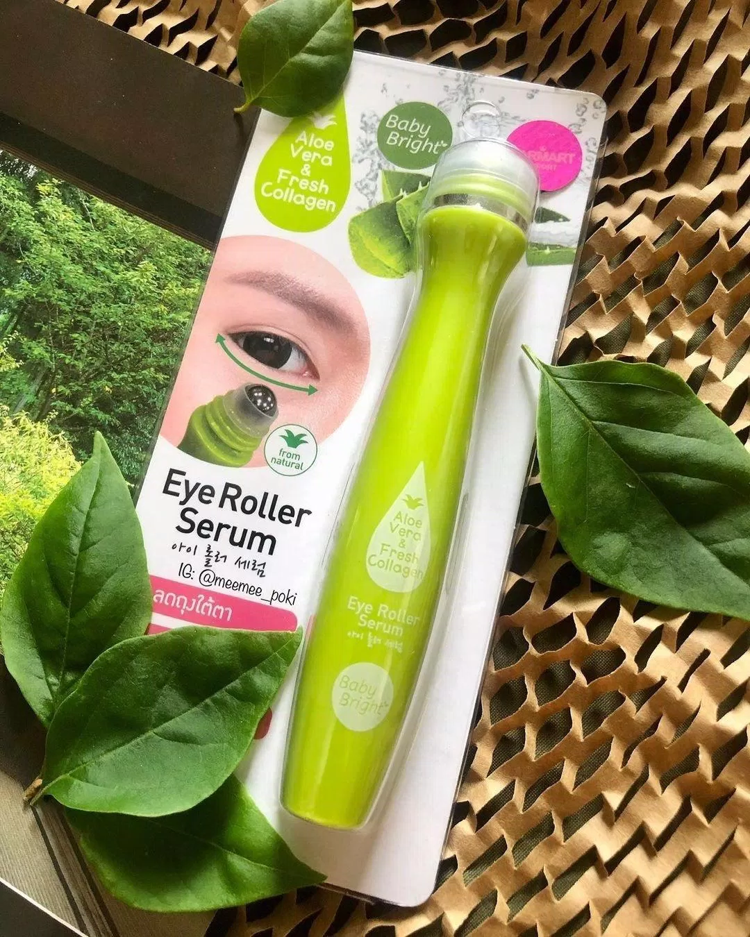 Cây lăn mắt Baby Bright Aloe Vera & Fresh Collagen Eye Roller được chiết xuất từ nha đam giúp giảm nhanh chóng quầng thâm và bọng mắt (Nguồn: internet)