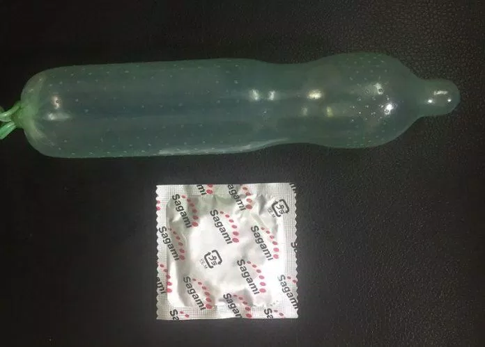 Minh họa bao cao su gai Sagami Super Dot 0.09 khi sử dụng (Ảnh: Internet). Minh họa bao cao su gai Sagami Super Dot 0.09 khi sử dụng (Ảnh: Internet).