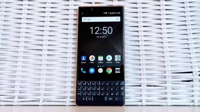 Tất cả mọi người đều háo hức muốn thấy chiếc điện thoại mới của BlackBerry (Ảnh: Internet). Tất cả mọi người đều háo hức muốn thấy chiếc điện thoại mới của BlackBerry (Ảnh: Internet).