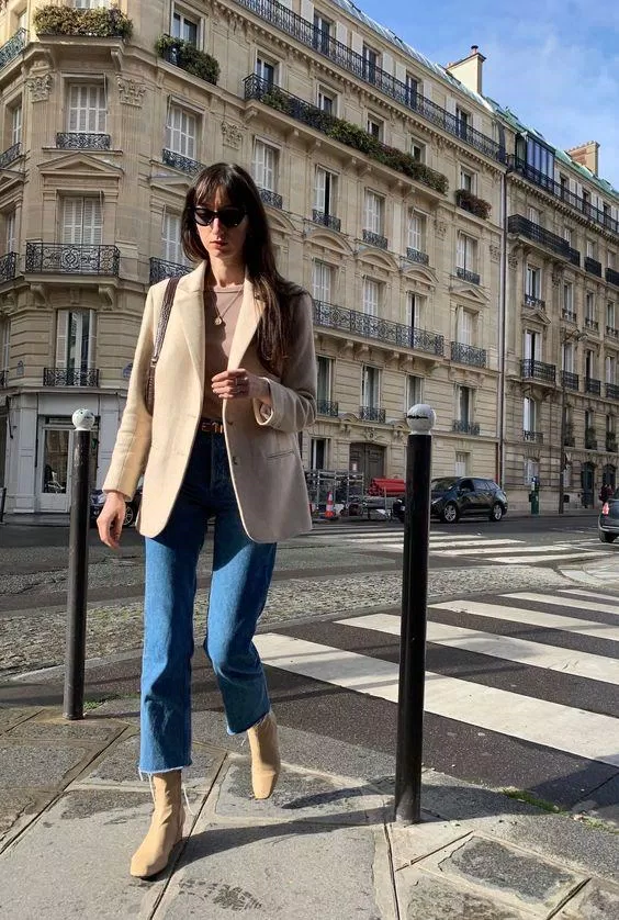 Bạn có thể học theo cách phối đồ cùng blazer từ các quý cô Paris