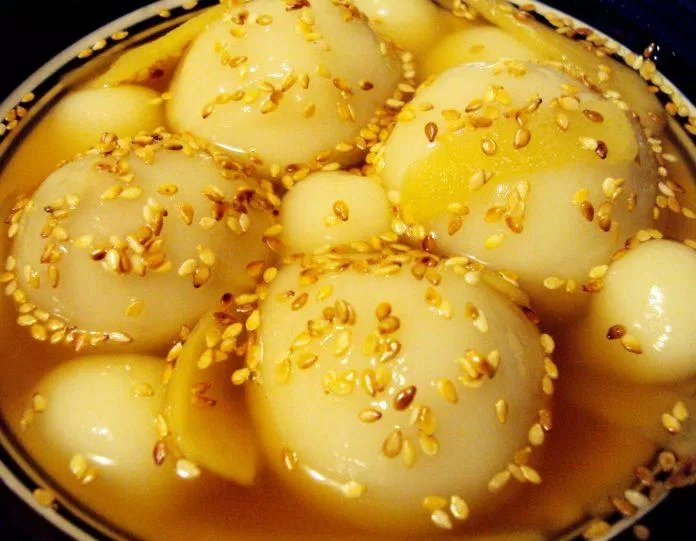 Chè trôi nước- món chè không thể thiếu trong những dịp lễ quan trọng của người Việt (ảnh: internet) Chè trôi nước- món chè không thể thiếu trong những dịp lễ quan trọng của người Việt (ảnh: internet)