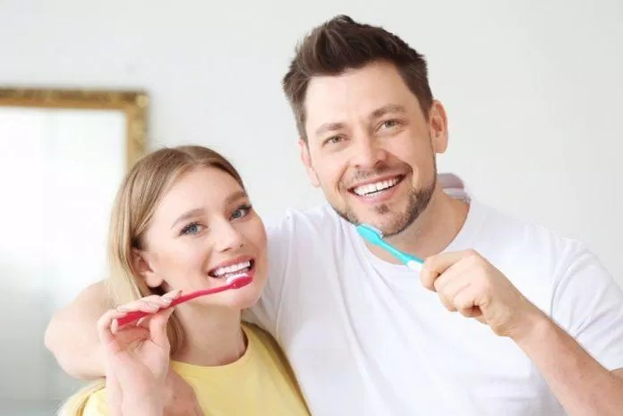 Chú ý chăm sóc răng miệng để luôn có nụ cười rạng rỡ, đón Tết trọn vẹn. (Ảnh: Internet) Chú ý chăm sóc răng miệng để luôn có nụ cười rạng rỡ, đón Tết trọn vẹn. (Ảnh: Internet)