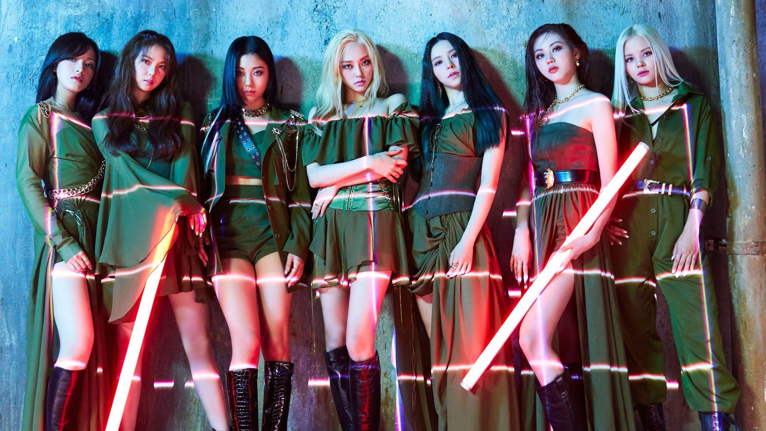 CLC khi còn đủ đội hình 7 thành viên (Nguồn: Internet)