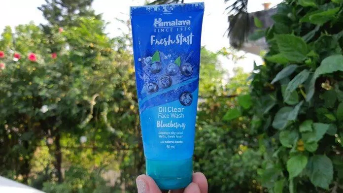 Sữa rửa mặt Himalaya Fresh Start Oil Clear Blueberry Face Wash đến từ thương hiệu mỹ phẩm thiên nhiên Ấn Độ (ảnh: internet)