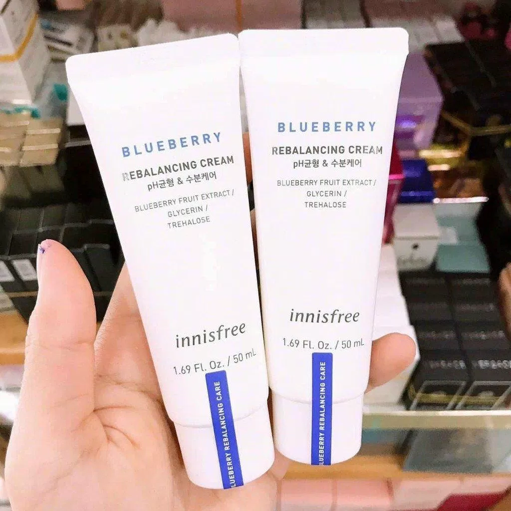 Kem dưỡng da Innisfree Blueberry Rebalancing Cream vừa lành tính vừa cấp ẩm hiệu quả (ảnh: internet) Kem dưỡng da Innisfree Blueberry Rebalancing Cream vừa lành tính vừa cấp ẩm hiệu quả (ảnh: internet)