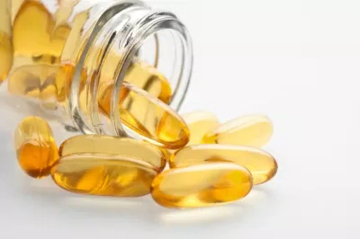 Vitamin E giúp lông mi mọc nhanh hơn (Nguồn: Internet).