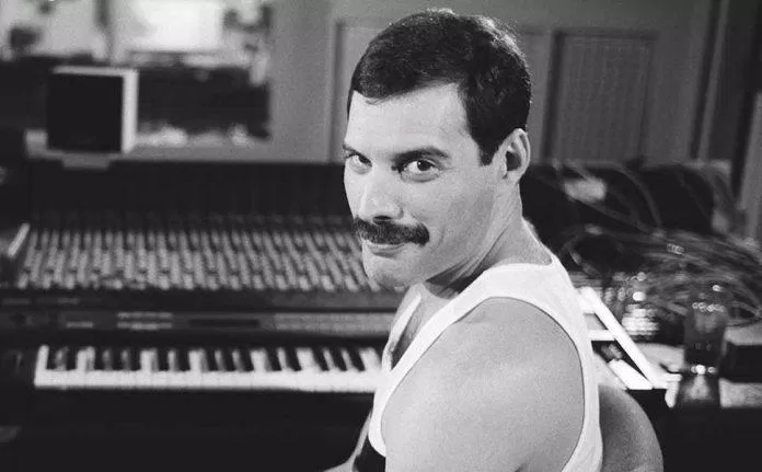 Ca sĩ và nhạc sĩ nhóm Queen - Freddie Mercury (Nguồn: Internet).