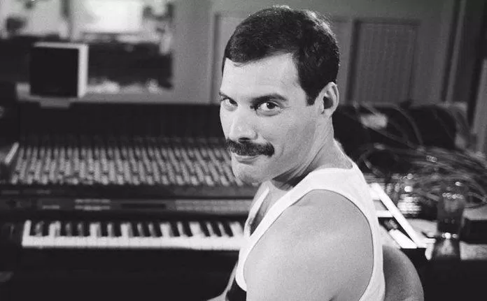 Ca sĩ và nhạc sĩ nhóm Queen - Freddie Mercury (Nguồn: Internet). Ca sĩ và nhạc sĩ nhóm Queen - Freddie Mercury (Nguồn: Internet).