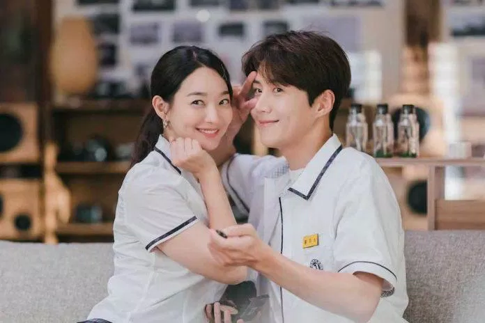 Shin Min Ah và Kim Seon Ho cặp đôi phim truyền hình Hàn Quốc năm 2021 đã đánh cắp trái tim chúng ta. (Nguồn: Internet)