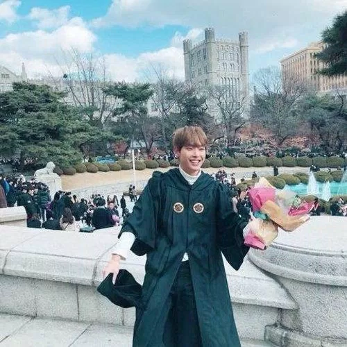 Inseong (SF9) thần tượng K-Pop đã chứng minh họ tài năng và thông minh khi học Đại học. (Nguồn: Internet)