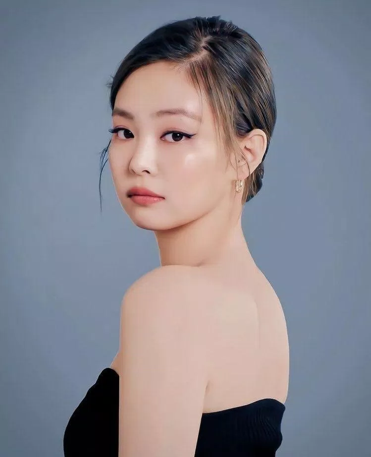 Jennie (BLACKPINK) thần tượng K-Pop chứng minh khuôn mặt tròn thể hiện độ đáng yêu đỉnh cao. (Nguồn: Internet)