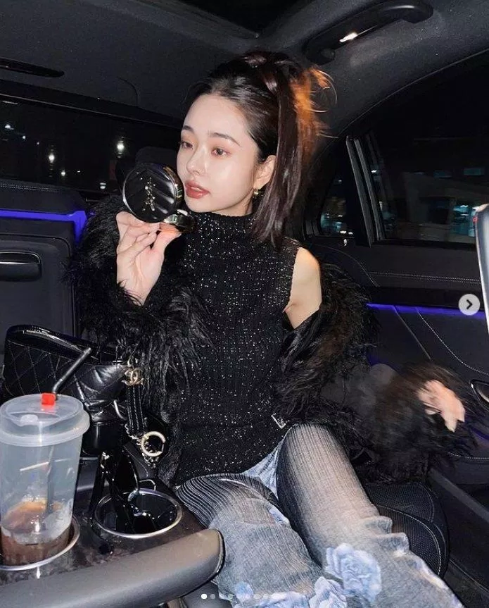 Hiện Ji A chưa có bằng lái xe (Ảnh: Internet)
