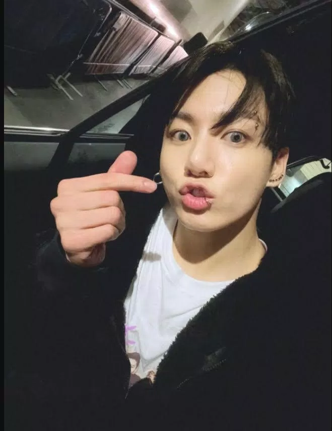 Jungkook (BTS) nam thần tượng K-Pop đẹp trai nhất năm 2021, theo cư dân mạng. (Nguồn: Internet)