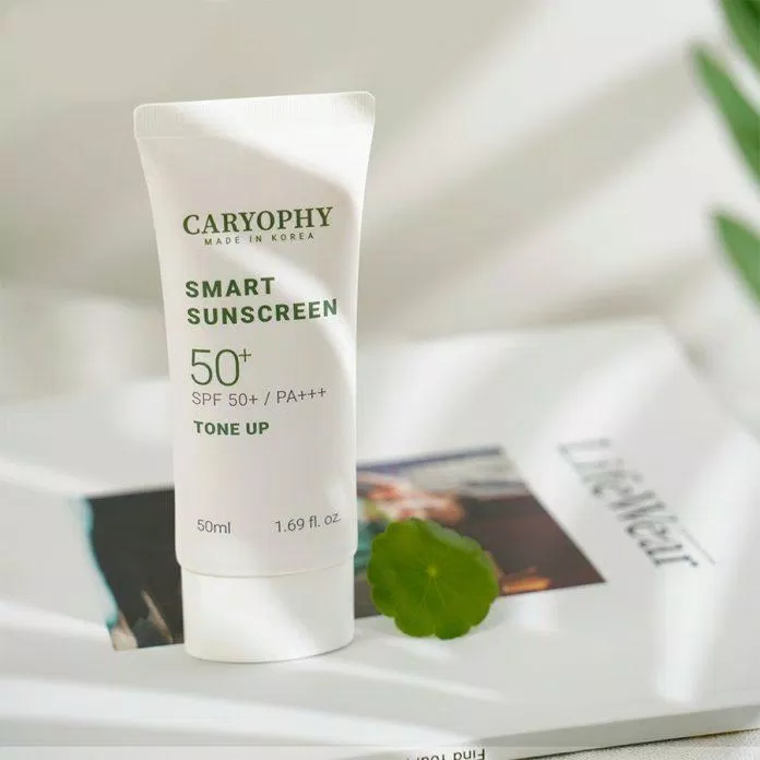 Kem chống nắng Caryophy Smart Sunscreen Tone Up giúp nâng tone da nhẹ nhàng và có khả năng chống thấm nước (Nguồn: internet)