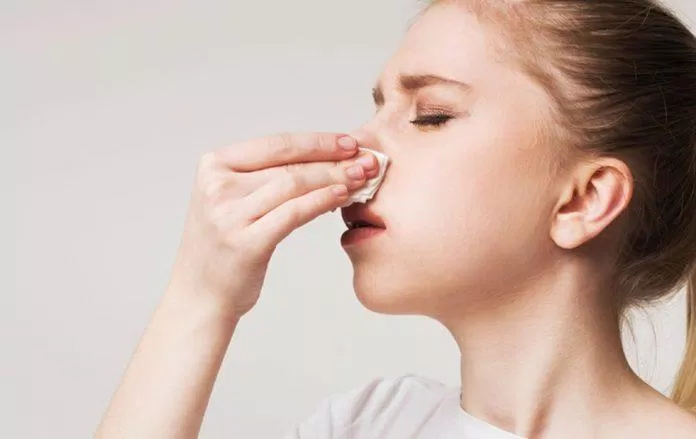 Khô mũi vào mùa đông là một triệu chứng phổ biến do thay đổi khí hậu.  (Hình: Internet)