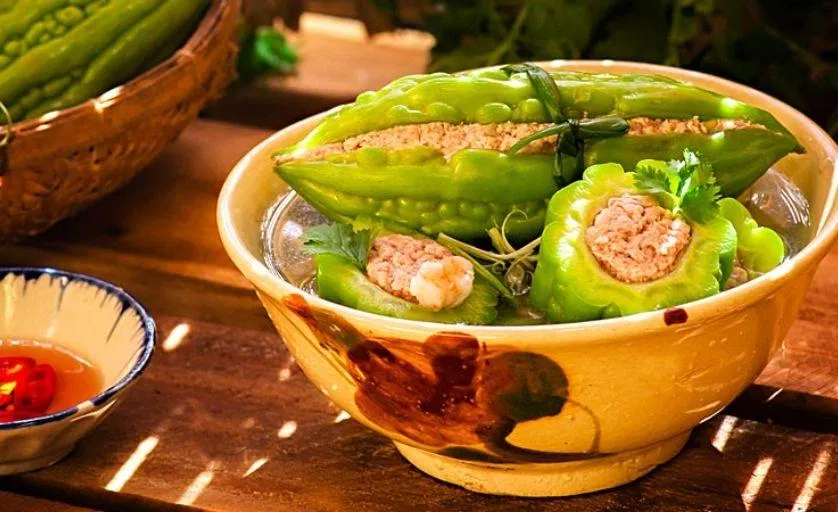 Canh khổ qua (mướp đắng) dồn thịt