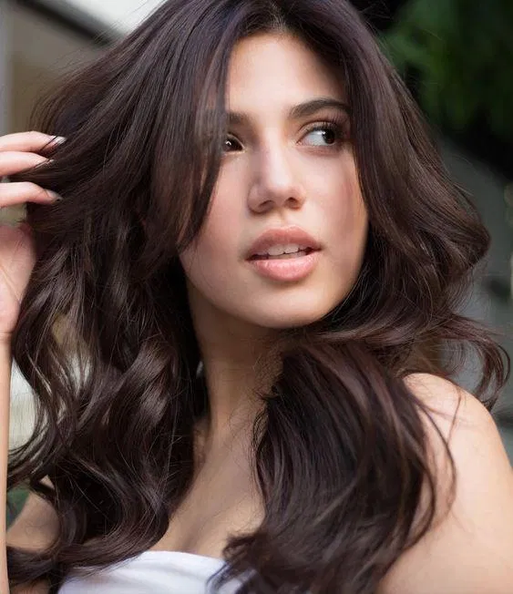 Màu nâu lạnh truyền thống phù hợp với mọi làn da và khuôn mặt (ảnh: internet) Màu nâu lạnh truyền thống phù hợp với mọi làn da và khuôn mặt (ảnh: internet)