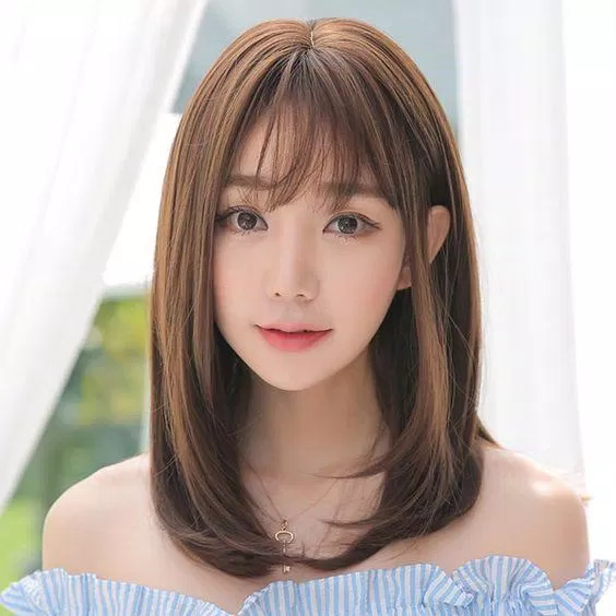 Tóc cúp mái thưa trẻ trung cùng màu nâu lạnh thời thượng (ảnh: internet) Tóc cúp mái thưa trẻ trung cùng màu nâu lạnh thời thượng (ảnh: internet)