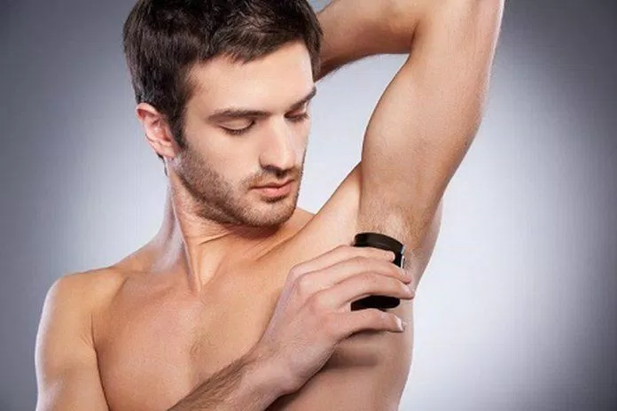 Lăn khử mùi nam rất phổ biến giúp nam giới chăm sóc cơ thể (Nguồn: Internet)