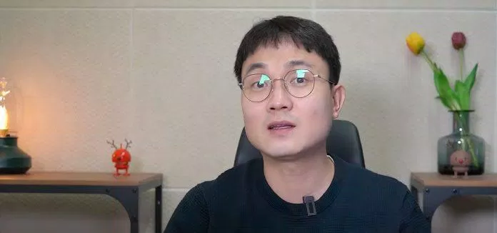 Cựu phóng viên Lee Jin Ho trong video YouTube nói về scandal của Song JiA (Nguồn: Internet)