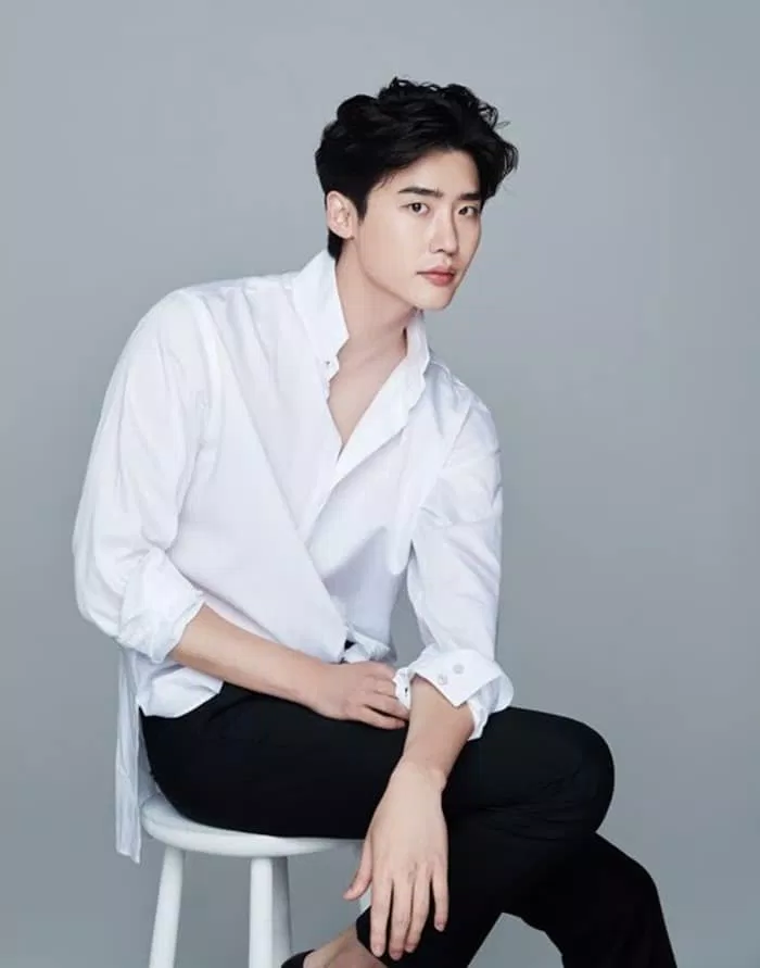 Lee Jong Suk diễn viên quá nổi tiếng với phong cách đóng vai K-Drama "đặc trưng". (Nguồn: Internet)