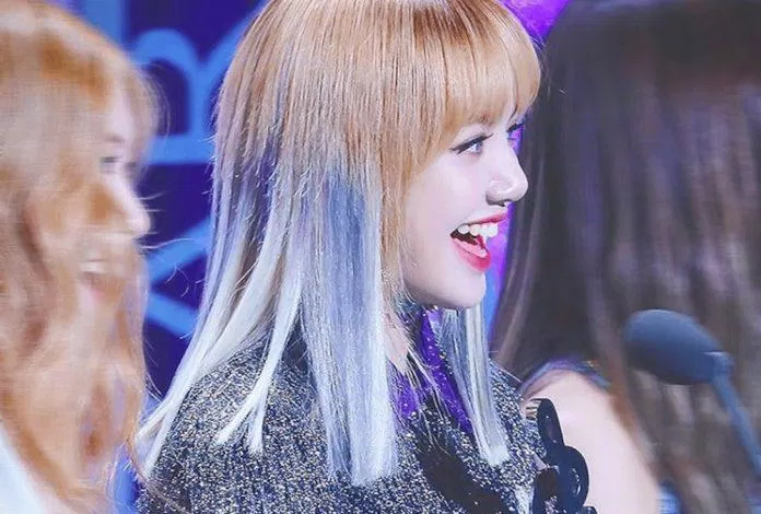 Lisa (BLACKPINK) thần tượng K-Pop sở hữu màu tóc highlight cực chất. (Nguồn: Internet)