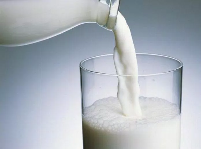 Sữa tươi có nhiều công dụng làm đẹp da mà chị em nên áp dụng thường xuyên (Nguồn: internet)