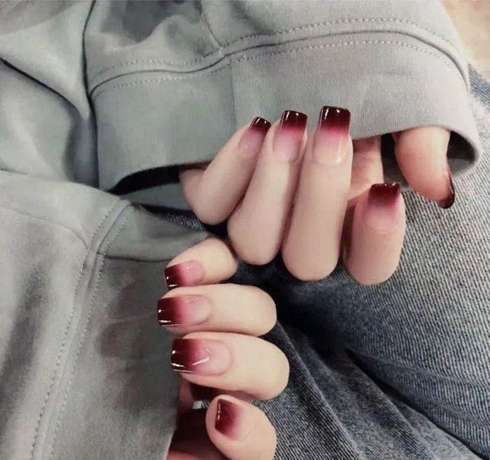 Mẫu nail ombre cực sang cho Tết (ảnh: internet)