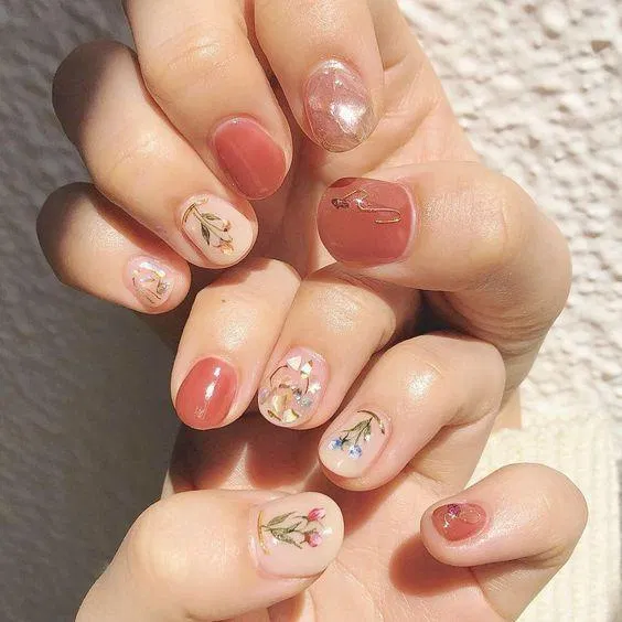 Mẫu nail Tết 2023 đơn giản, thanh lịch. (Ảnh: Internet)