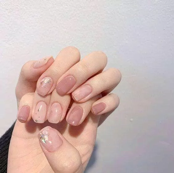 Mẫu nail đẹp nhẹ nhàng tôn da cho cô dâu (ảnh: internet)