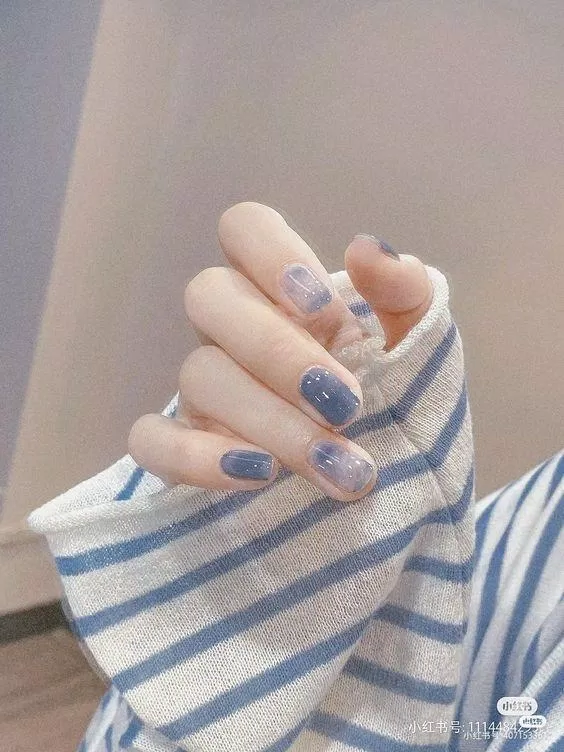 Mẫu nail xanh ombre cực tinh tế (ảnh: internet)