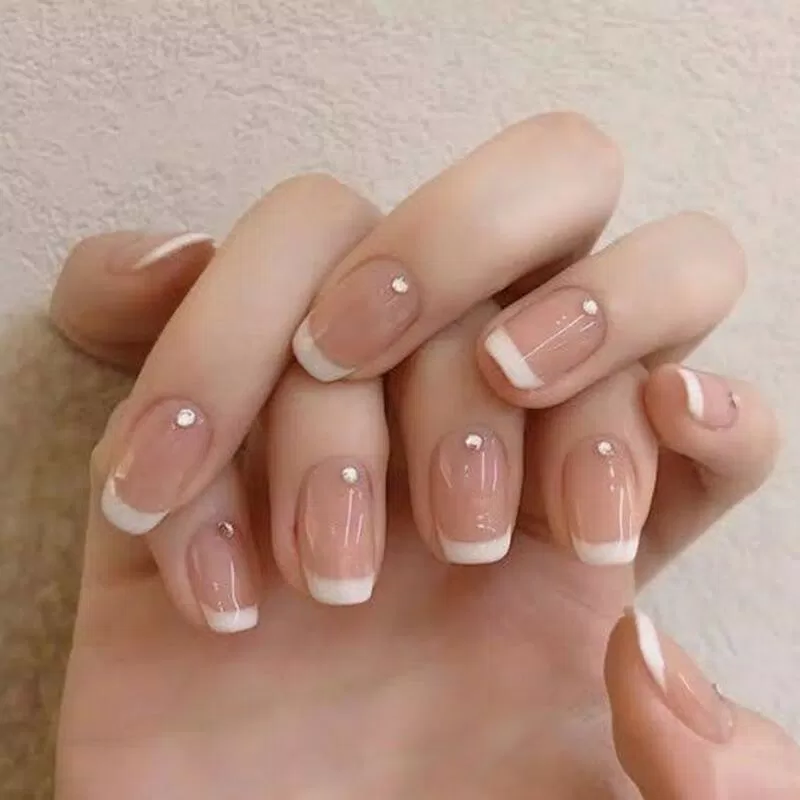 Mẫu nail 2025 đẹp rực rỡ đầy may mắn (Ảnh: Internet)