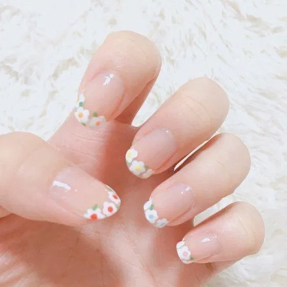 Mẫu nail Tết 2023 đơn giản, thanh lịch. (Ảnh: Internet)