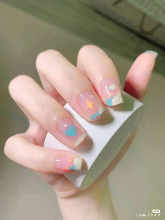 Mẫu nail họa tiết nhẹ nhàng dễ thương (ảnh: internet)