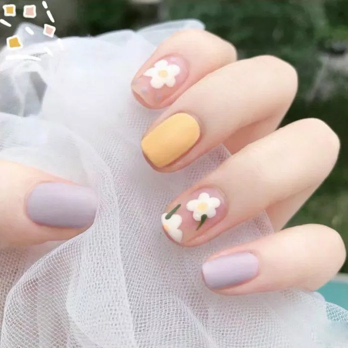 Mẫu nail họa tiết bông hoa nhẹ nhàng dễ thương (ảnh: internet)