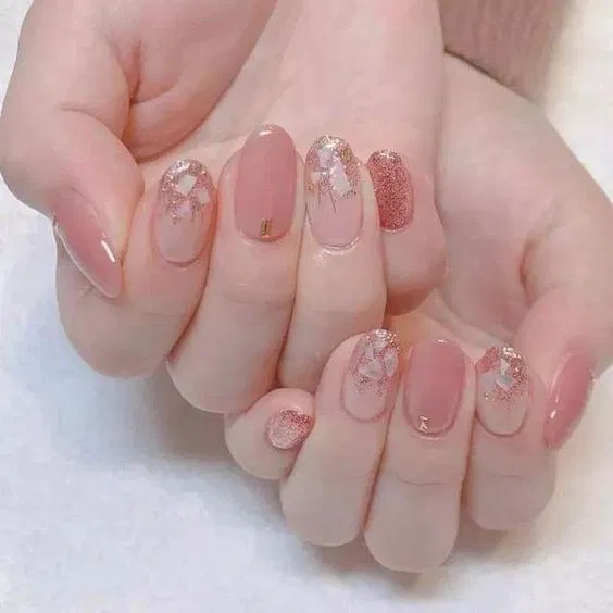 Mẫu nail Tết 2023 đơn giản, thanh lịch. (Ảnh: Internet)