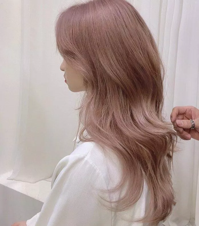 Tóc màu nâu khói ánh hồng (Nguồn: Internet)