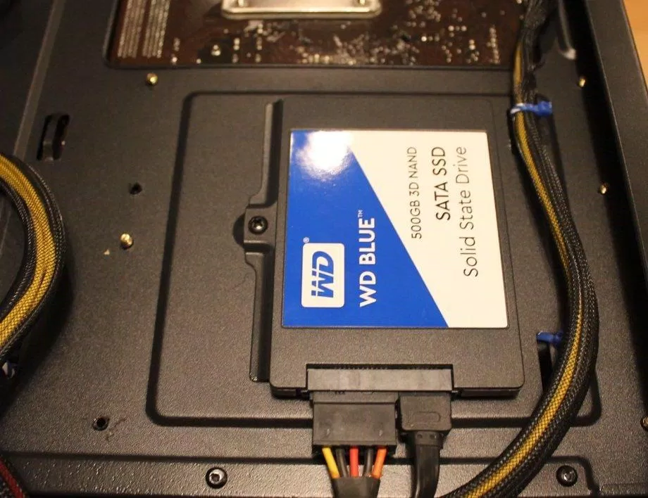 Ổ SSD có tốc độ nhanh nhưng sẽ chậm dần khi dùng lâu (Ảnh: Internet). Ổ SSD có tốc độ nhanh nhưng sẽ chậm dần khi dùng lâu (Ảnh: Internet).