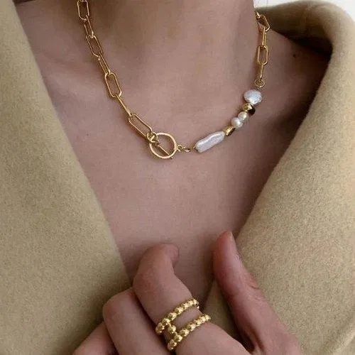 Nhẫn và dây chuyền (nguồn: Internet)